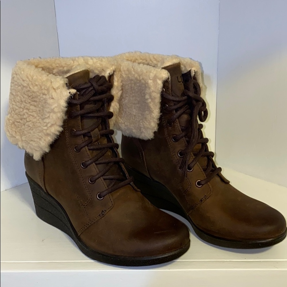 AUTH NIB UGG ZEA Waterproof Shearling wedge boots US7